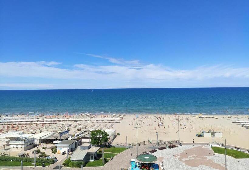 هتل Baltic Riccione Fronte Mare