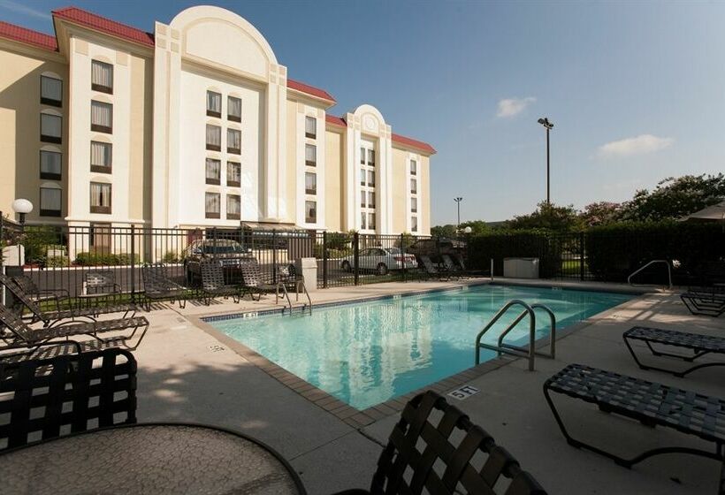 בית מלון כפרי Comfort Suites University