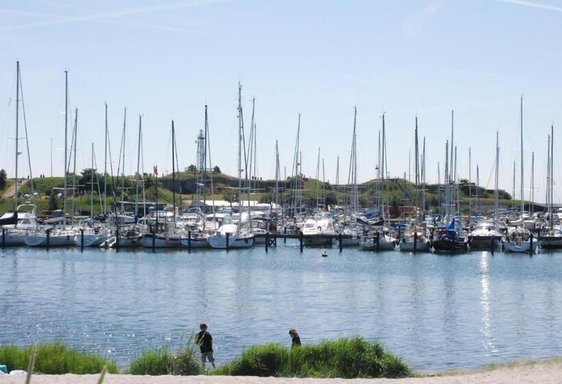 هتل Copenhagen Airport