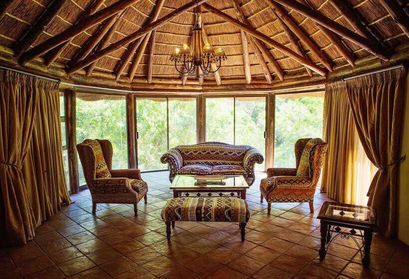 בית מלון כפרי Premier Resort Mpongo Private Game Reserve
