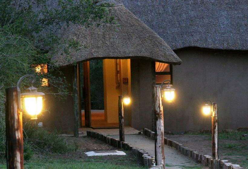 בית מלון כפרי Premier Resort Mpongo Private Game Reserve