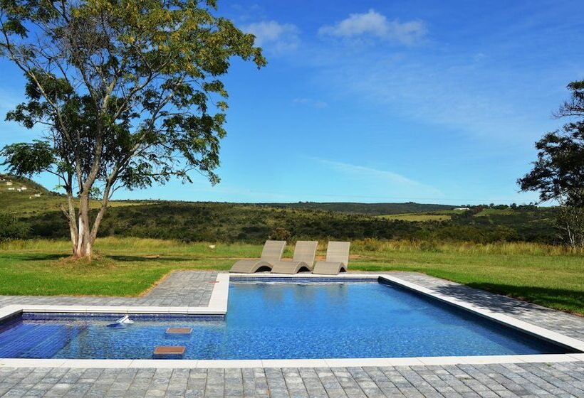 בית מלון כפרי Premier Resort Mpongo Private Game Reserve