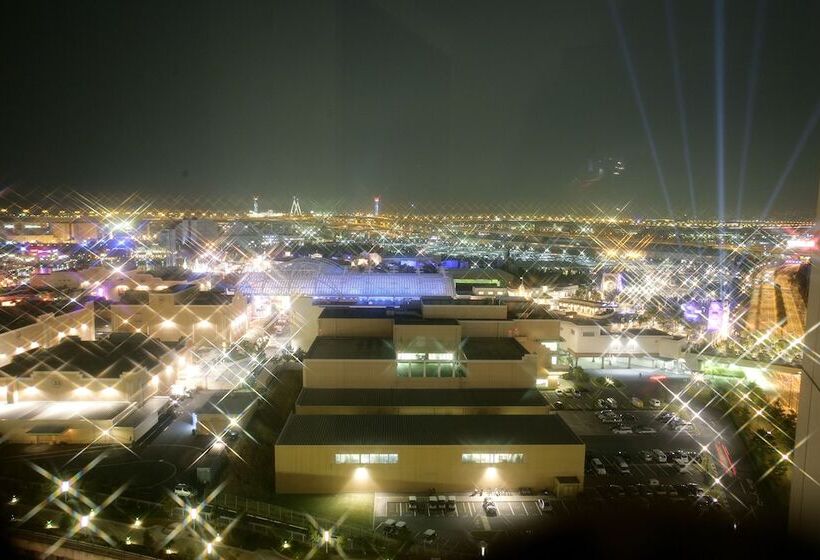 فندق Universal Port