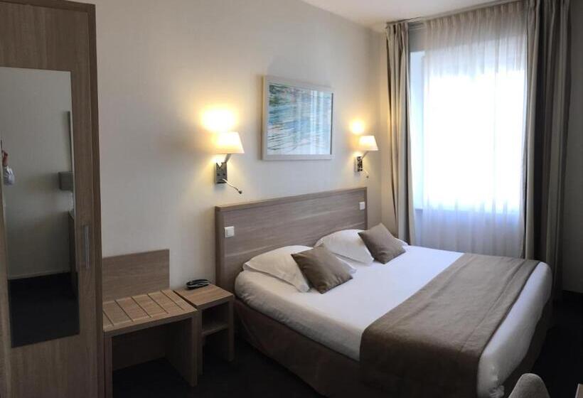 Отель Ajoncs D Or