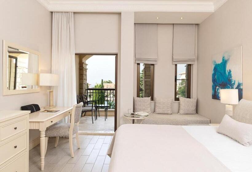 هتل Aphrodite Hills