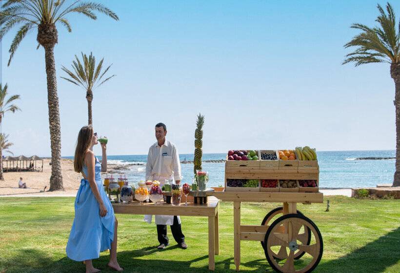 هتل Constantinou Bros Pioneer Beach