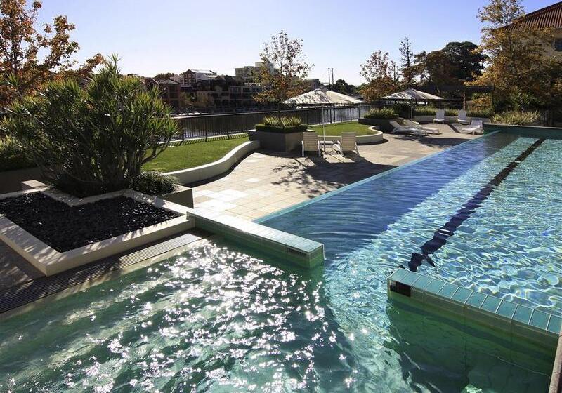 هتل East Perth Suites