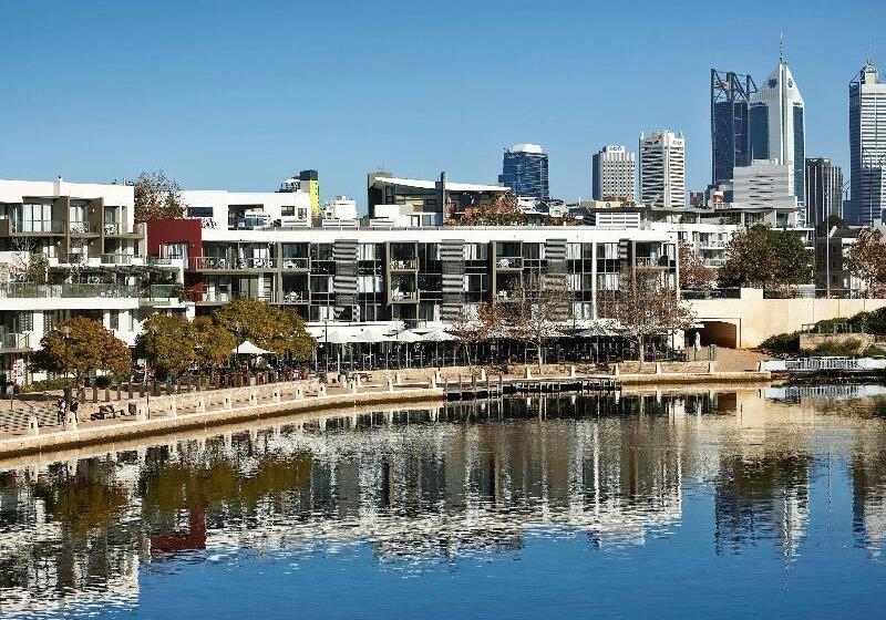 هتل East Perth Suites