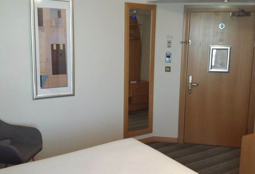 בית מלון כפרי Holiday Inn Birmingham North   Cannock, An Ihg