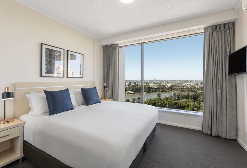 هتل Oaks Brisbane On Margaret Suites