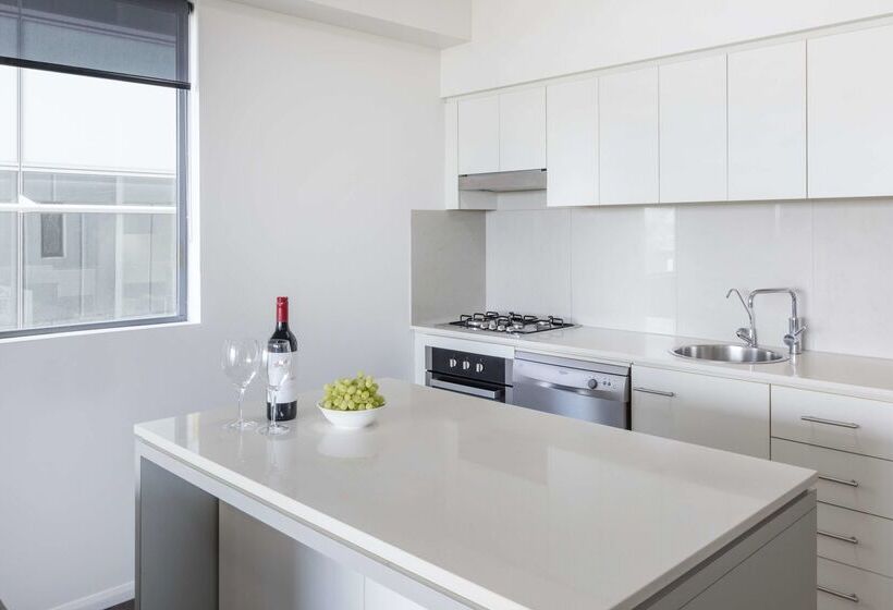 هتل Oaks Brisbane On Margaret Suites