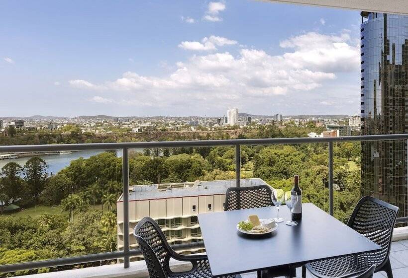 هتل Oaks Brisbane On Margaret Suites