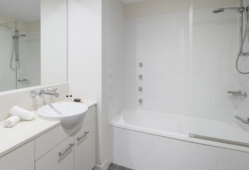 هتل Oaks Brisbane On Margaret Suites