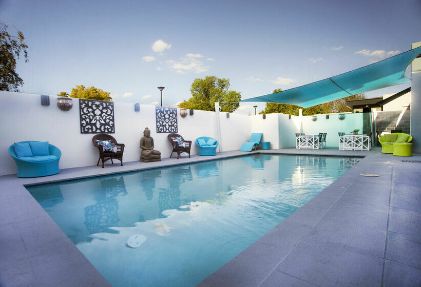 בית מלון כפרי Quest Flemington