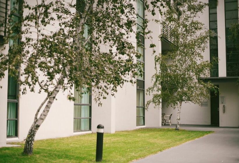 בית מלון כפרי Quest Flemington