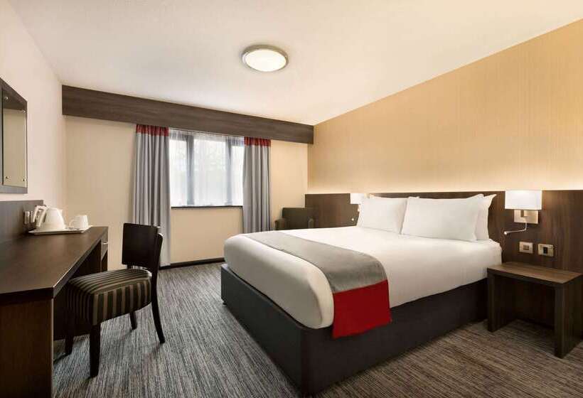 בית מלון כפרי Ramada Bristol West