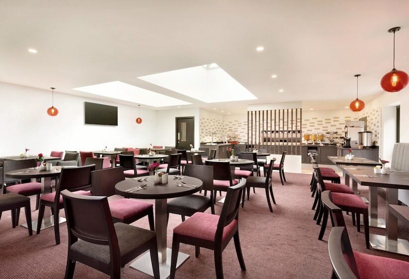 בית מלון כפרי Ramada Bristol West