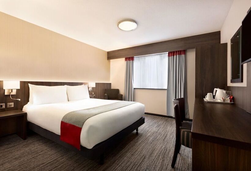 בית מלון כפרי Ramada Bristol West