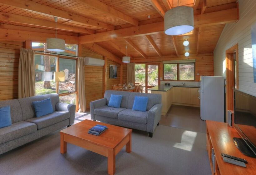 בית מלון כפרי Stewarts Bay Lodge