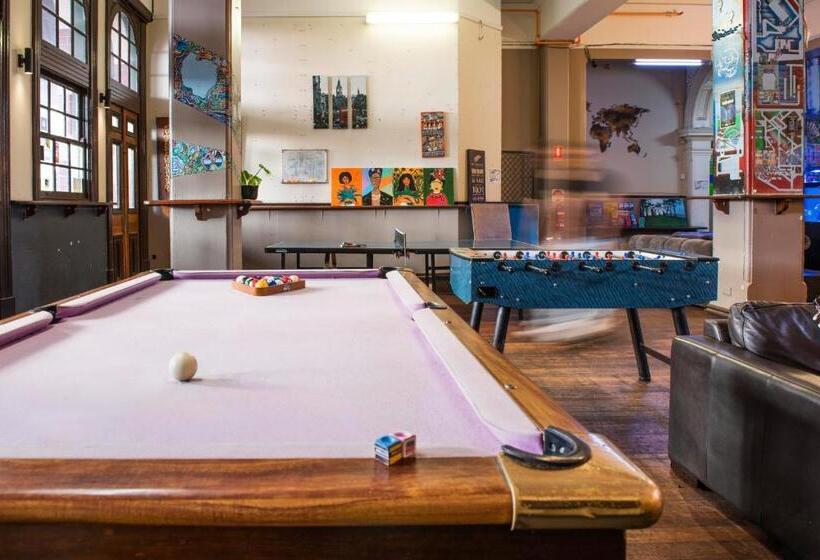 בית מלון כפרי Sundancer Backpackers Hostel
