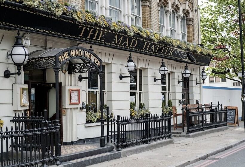 هتل The Mad Hatter