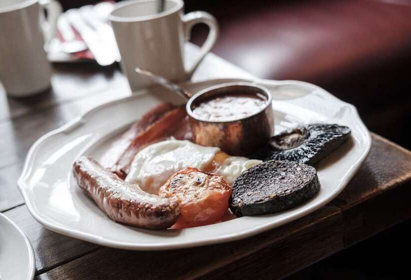 هتل The Mad Hatter