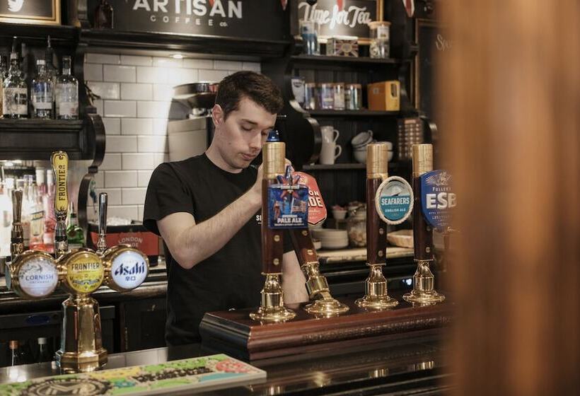 هتل The Sanctuary House