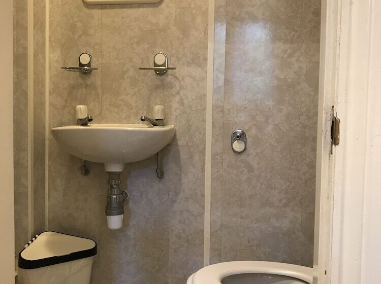 Springfield Hotel London