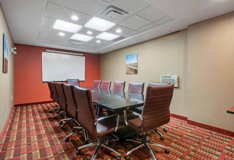 هتل Best Western Plus Red Deer Inn & Suite