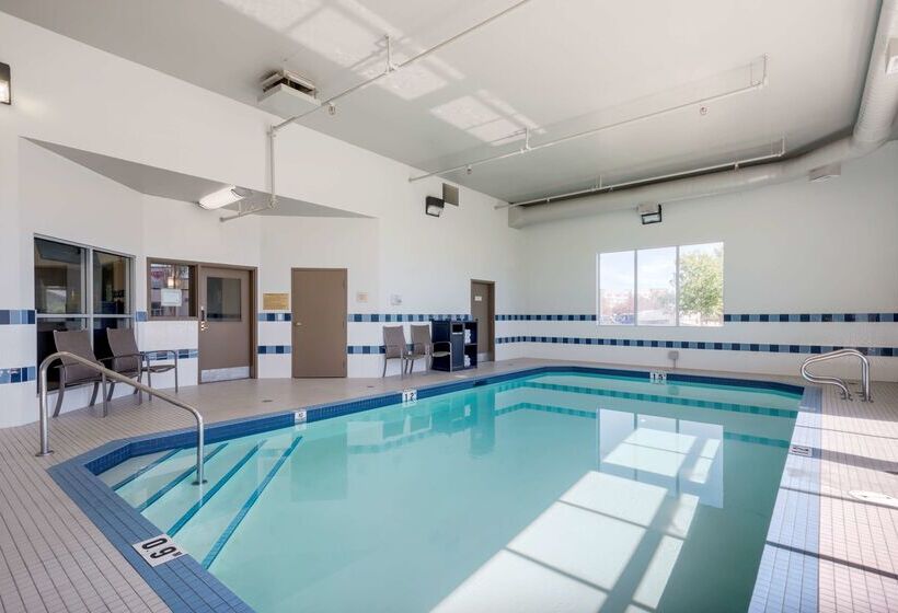 هتل Best Western Plus Red Deer Inn & Suite