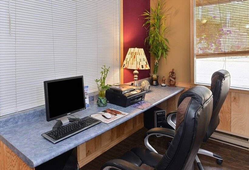 فندق Canadas Best Value Inn & Suites Castlegar
