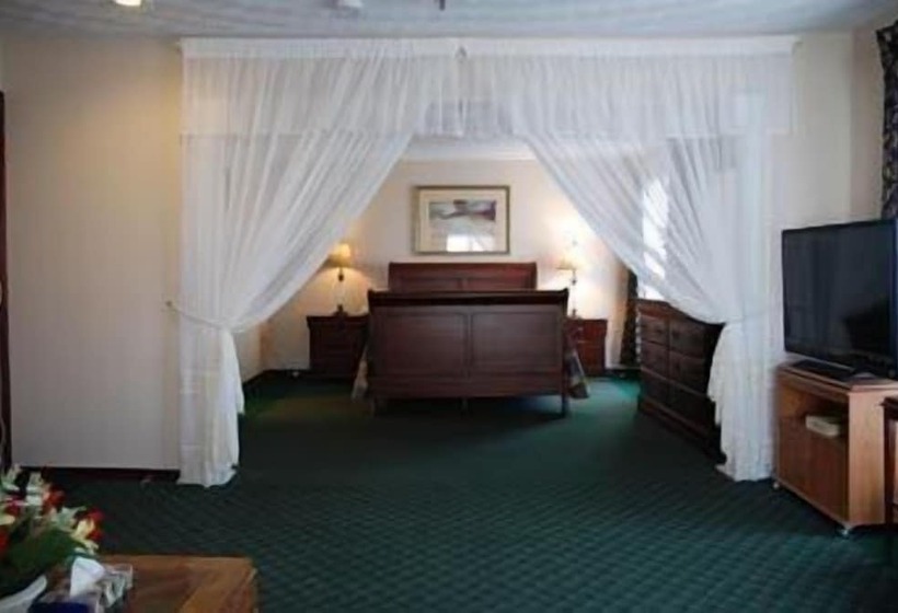 هتل Commons Inn