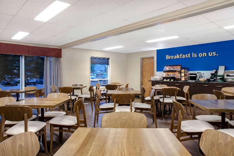 هتل Days Inn By Wyndham Medicine Hat