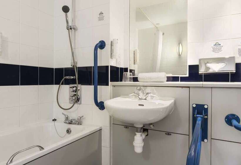 호텔 Days Inn Michaelwood M5
