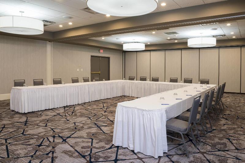 Sonesta Hotel Grand Rapids Airport