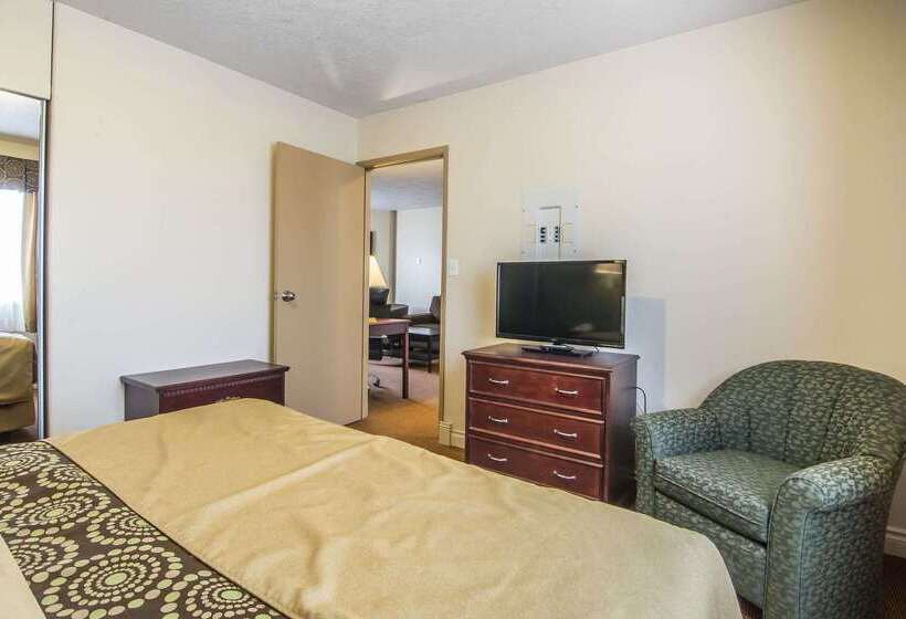 בית מלון כפרי Econo Lodge Inn & Suites High Level