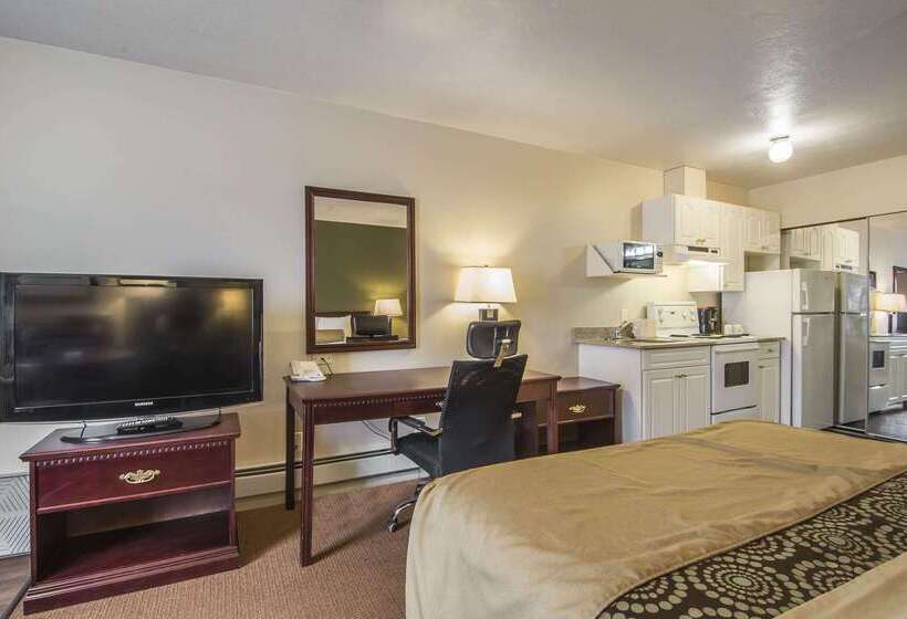 בית מלון כפרי Econo Lodge Inn & Suites High Level
