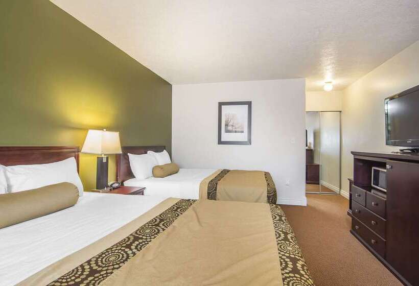 בית מלון כפרי Econo Lodge Inn & Suites High Level