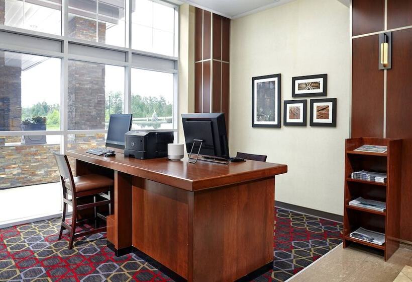 هتل Four Points By Sheraton Moncton