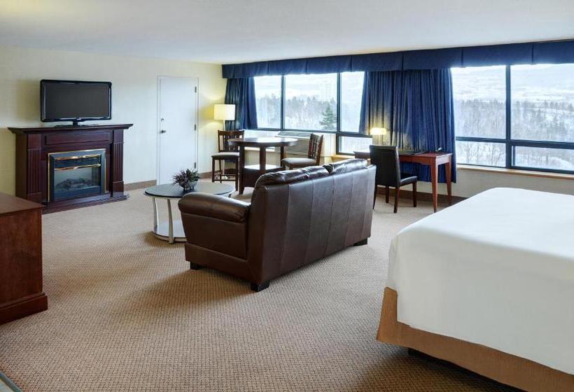 فندق Greenwood Inn & Suites
