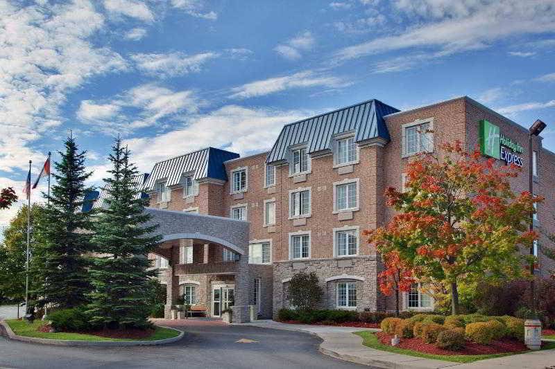 هتل Holiday Inn Express Whitby Oshawa, An Ihg