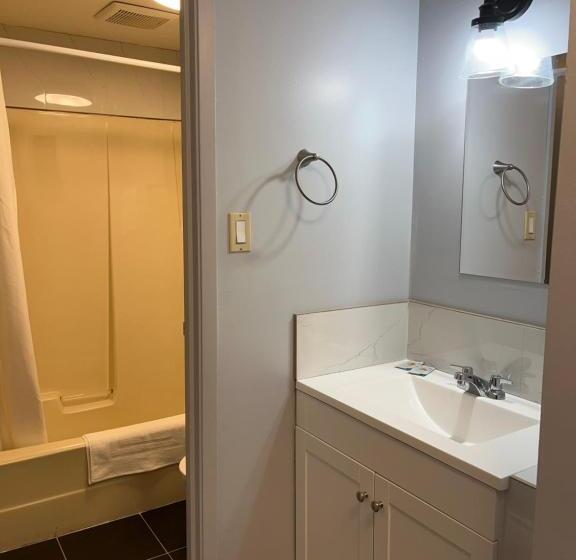 Knights Inn   Park Villa Motel, Midland