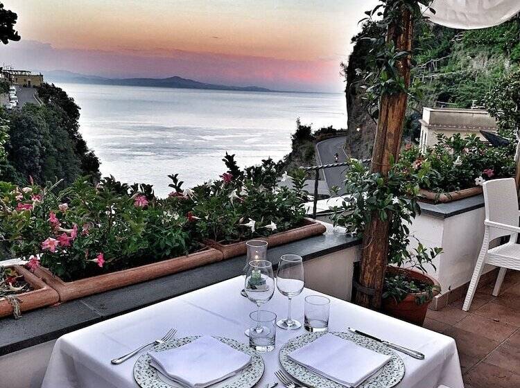 هتل La Pergola
