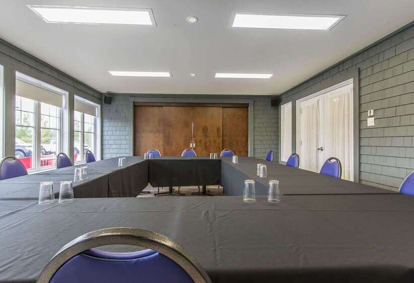 בית מלון כפרי Quality Inn