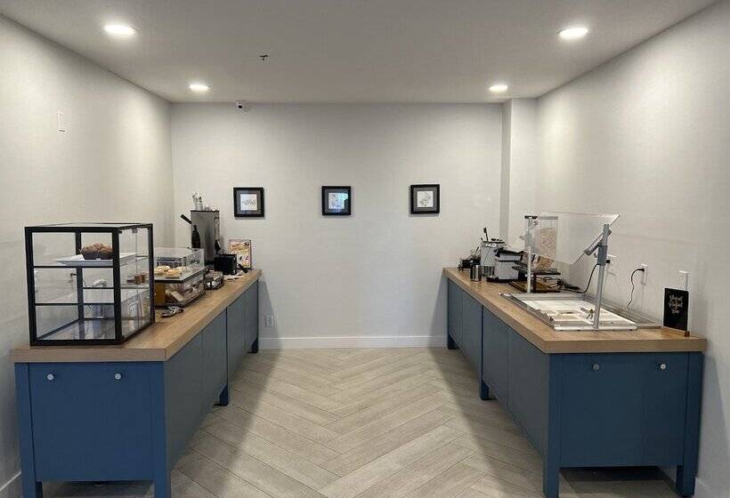 בית מלון כפרי Staybridge Suites   Calgary Airport, An Ihg