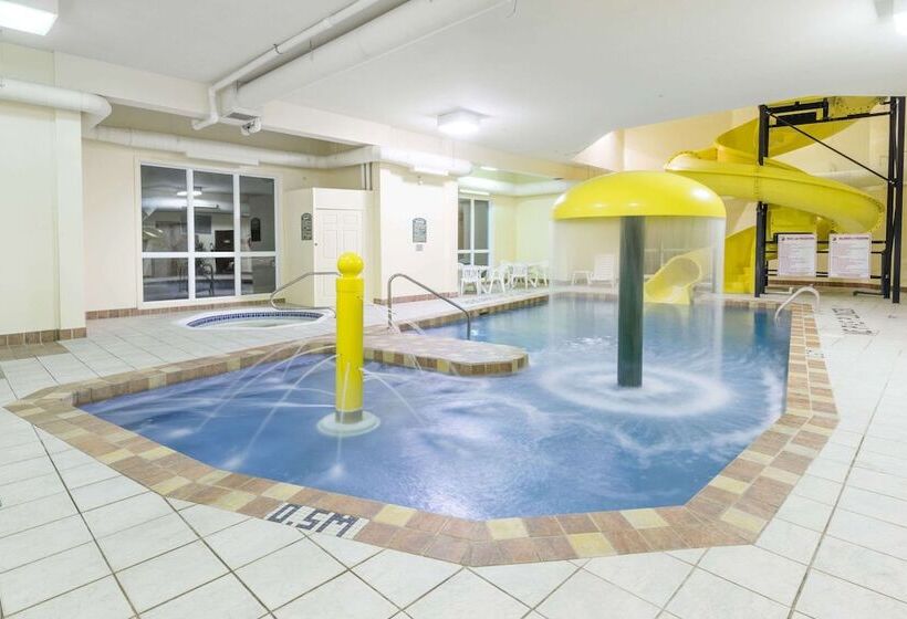 هتل Super 8 By Wyndham Sainte Agathe Des Monts