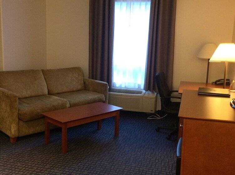 هتل Super 8 By Wyndham Sainte Agathe Des Monts