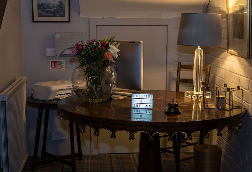 فندق The Inn At Loch Tummel