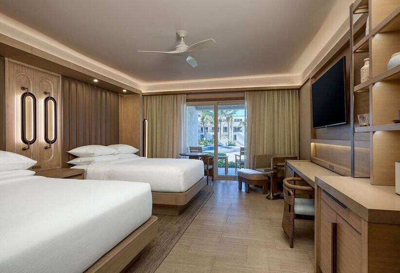 هتل Jw Marriott St. Maarten Beach Resort & Spa