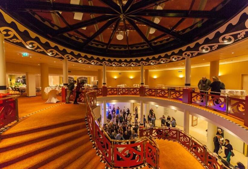 هتل Theater Figi